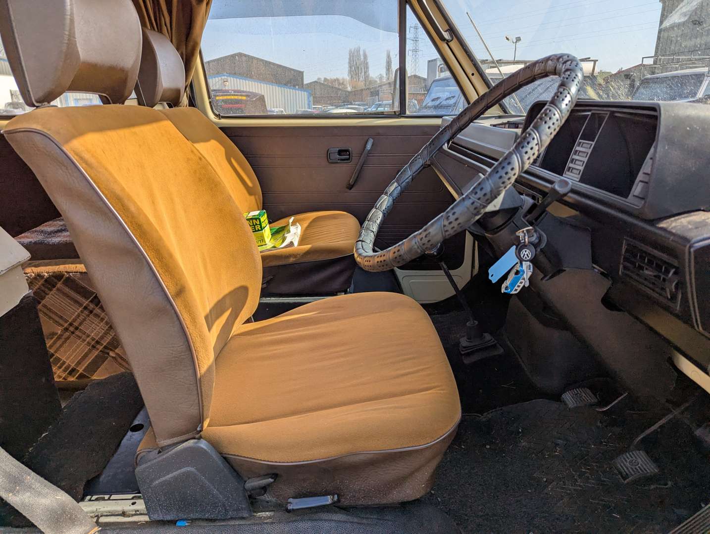 <p>1981 VW T25 CAMPER</p>