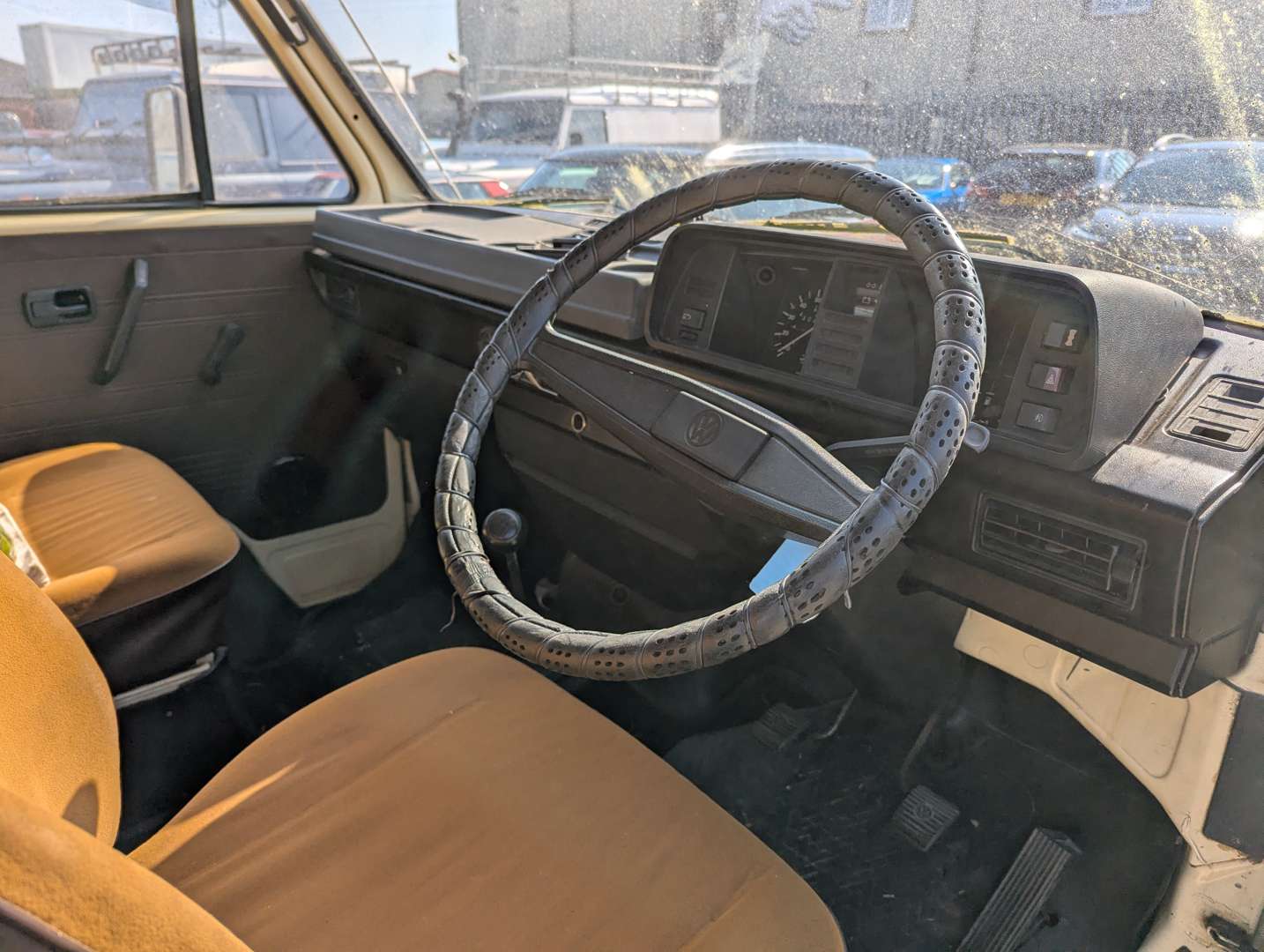 <p>1981 VW T25 CAMPER</p>