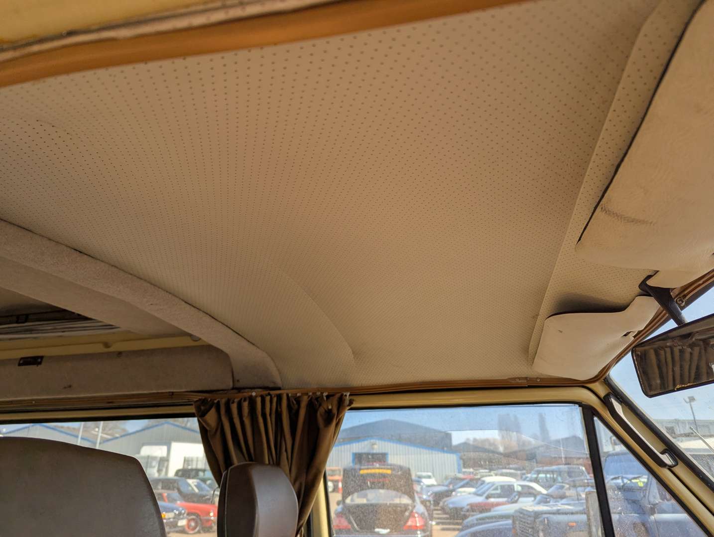 <p>1981 VW T25 CAMPER</p>