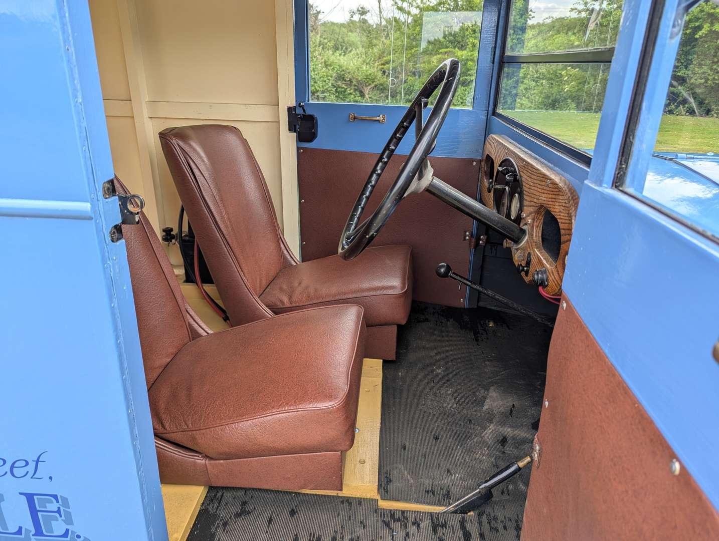 <p>1929 JOWETT VAN</p>
