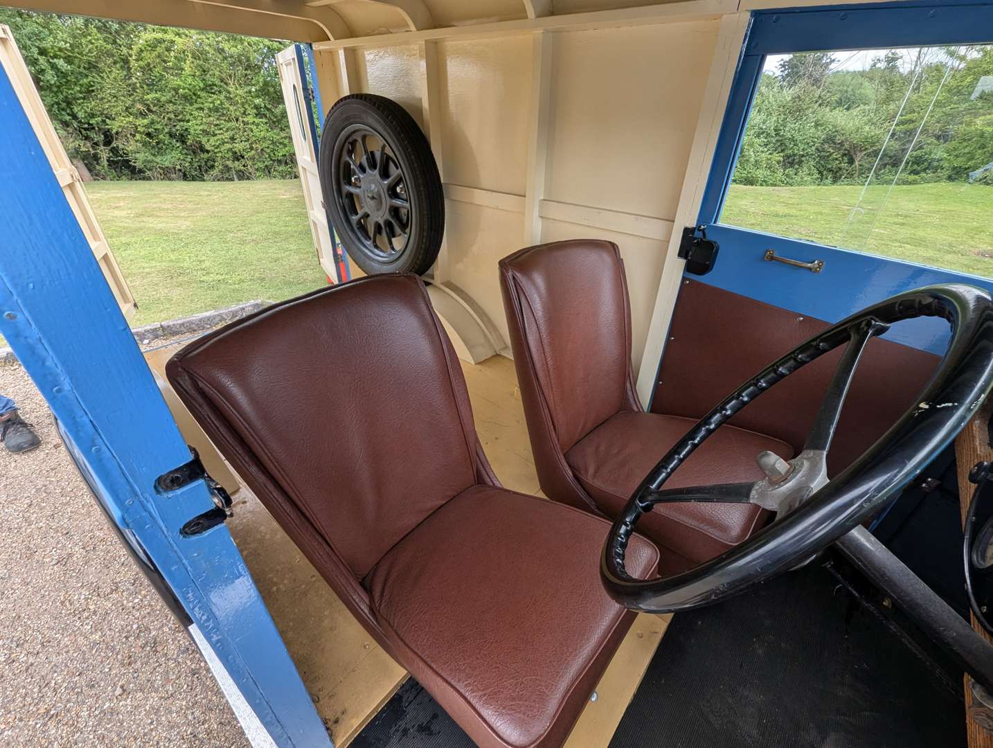<p>1929 JOWETT VAN</p>