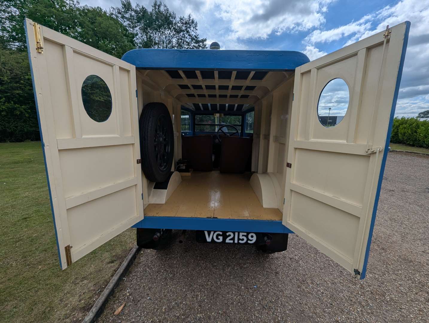 <p>1929 JOWETT VAN</p>