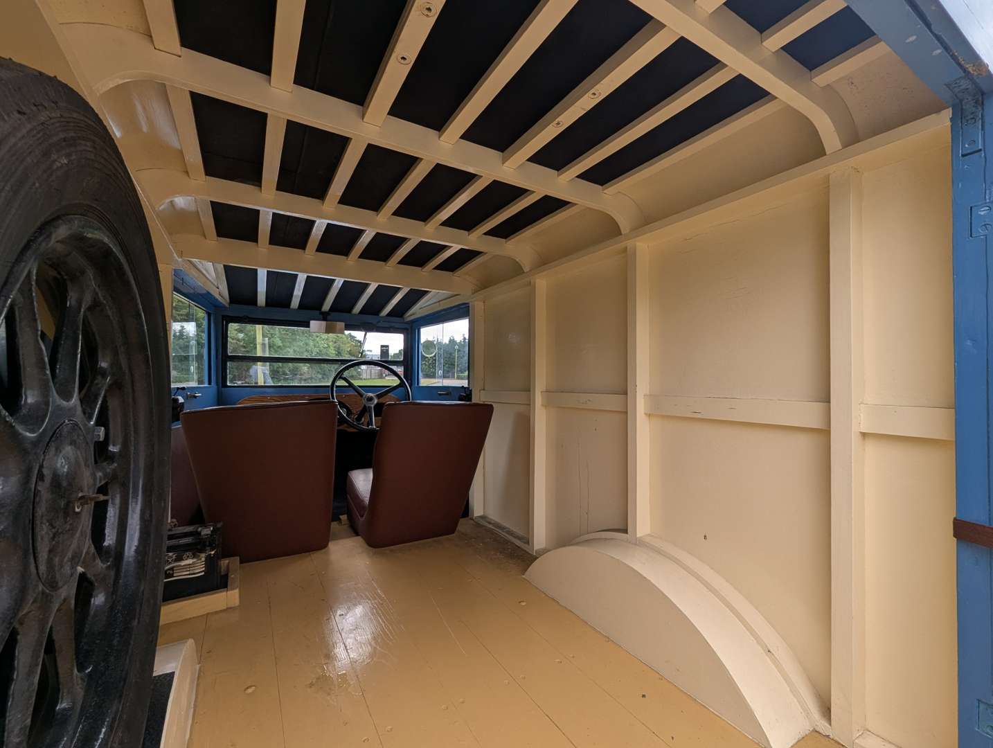 <p>1929 JOWETT VAN</p>