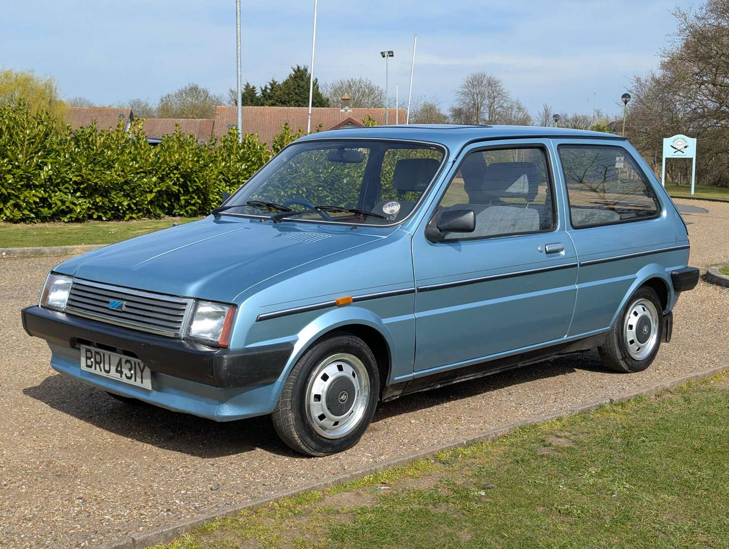 <p>1983 AUSTIN METRO V/PLAS</p>