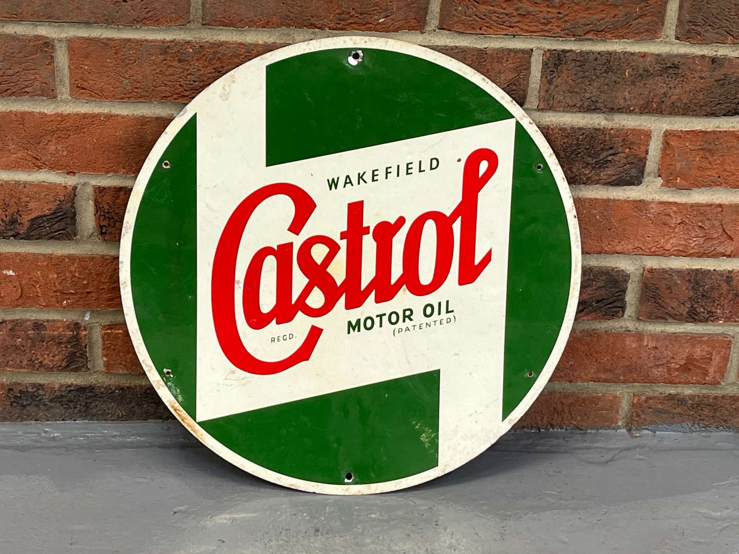 <p>Castrol Motor Oil Aluminium Circular Sign&nbsp;</p>