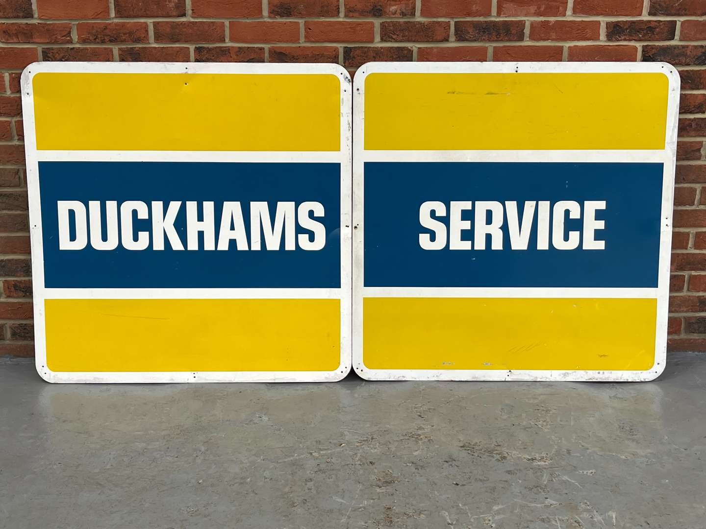 <p>Duckhams Service Aluminium Signs</p>