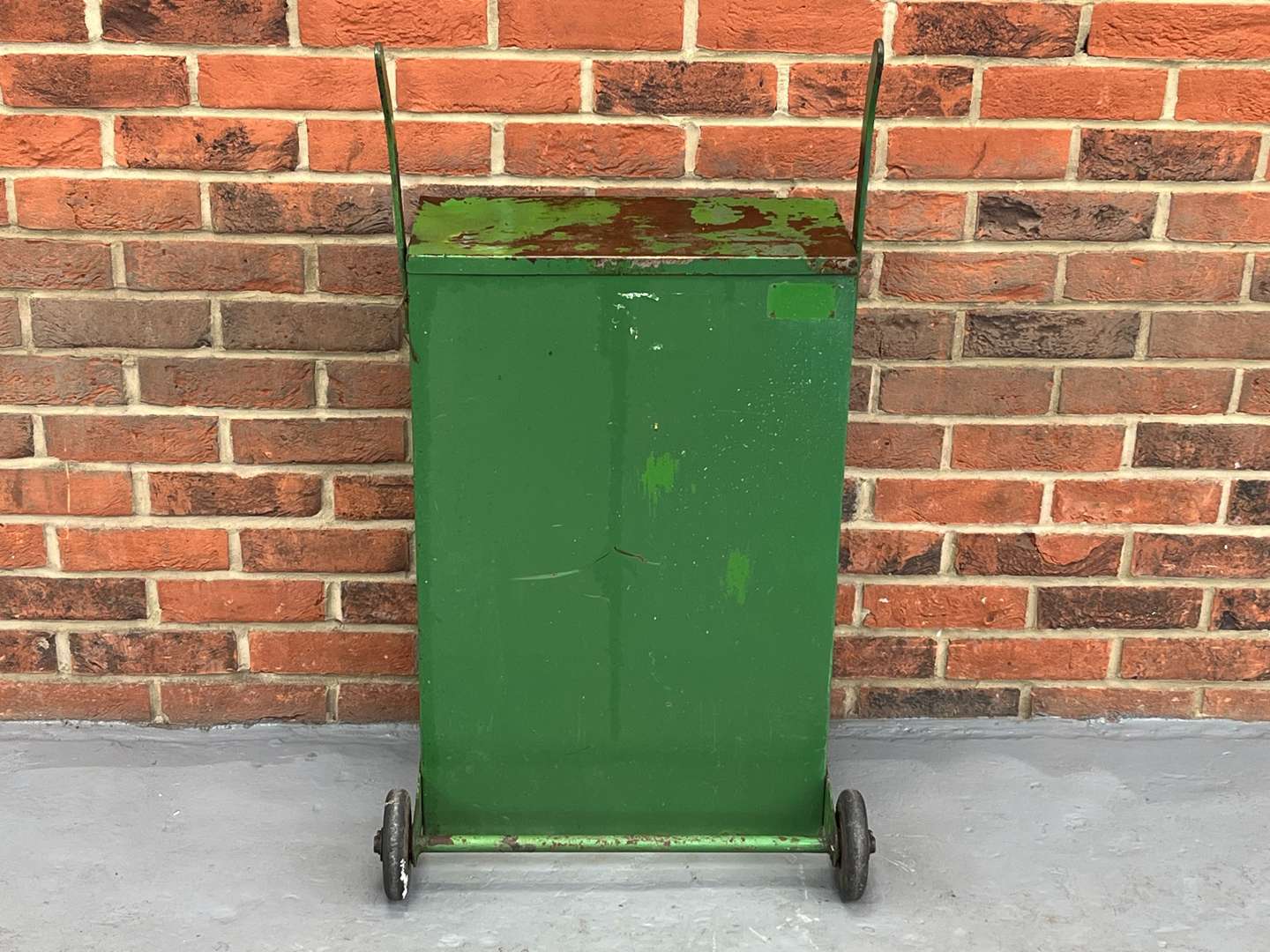 <p>Castrol Oil Bottle Trolley&nbsp;</p>