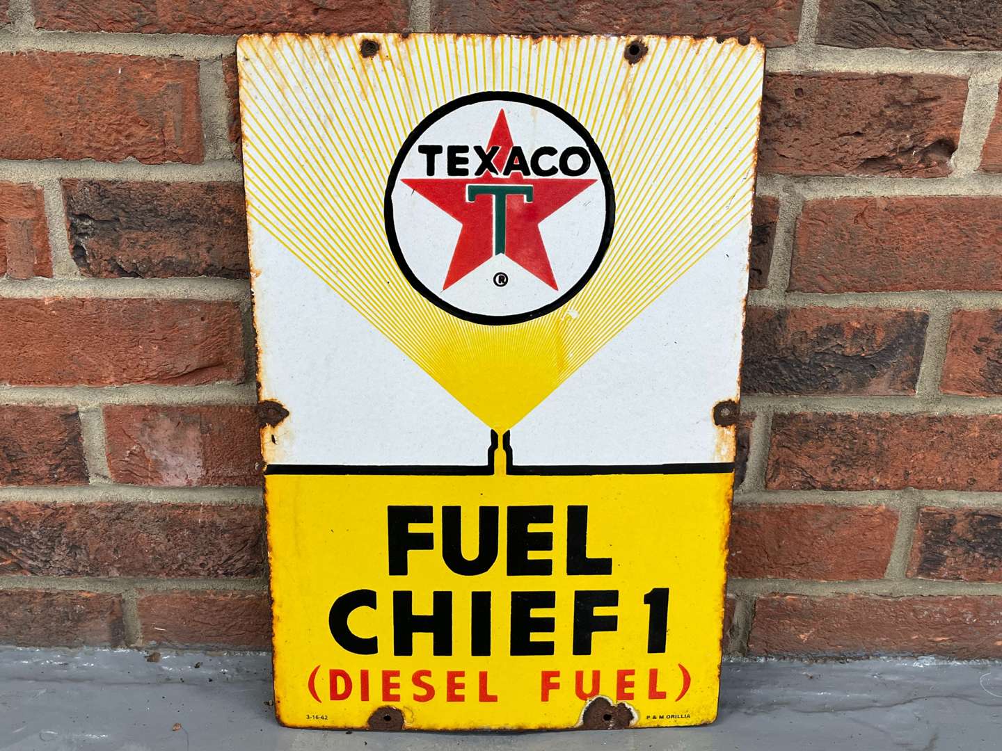 <p>Texaco Fuel Chief 1 Diesel Enamel Sign</p>
