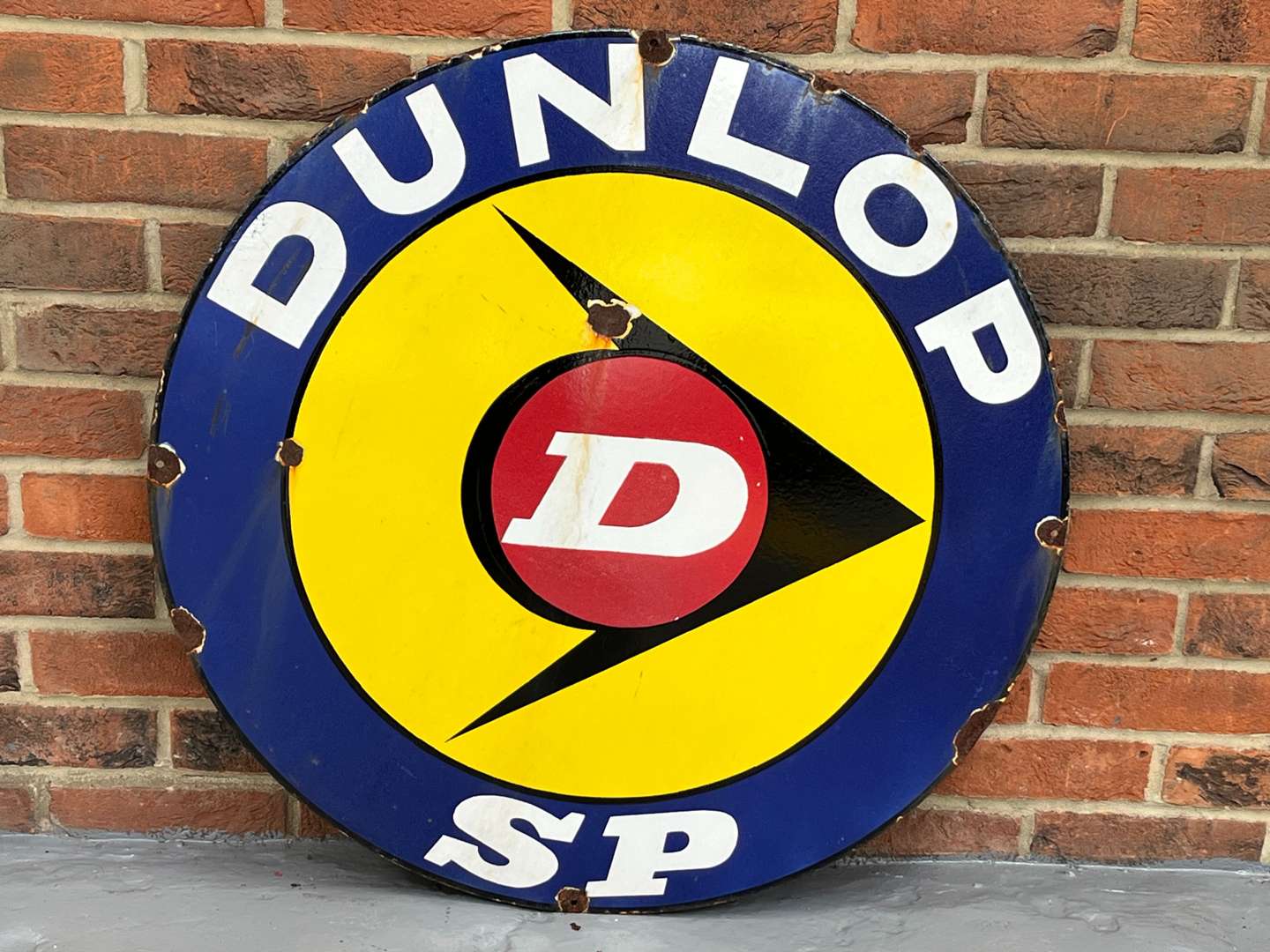 <p>Dunlop SP Circular Enamel Sign</p>