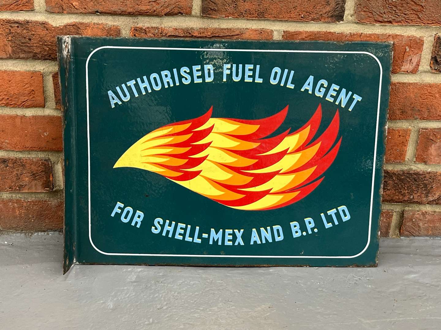 <p>Shell-Mex and BP Authorised Fuel Oil Agent Flange Sign</p>