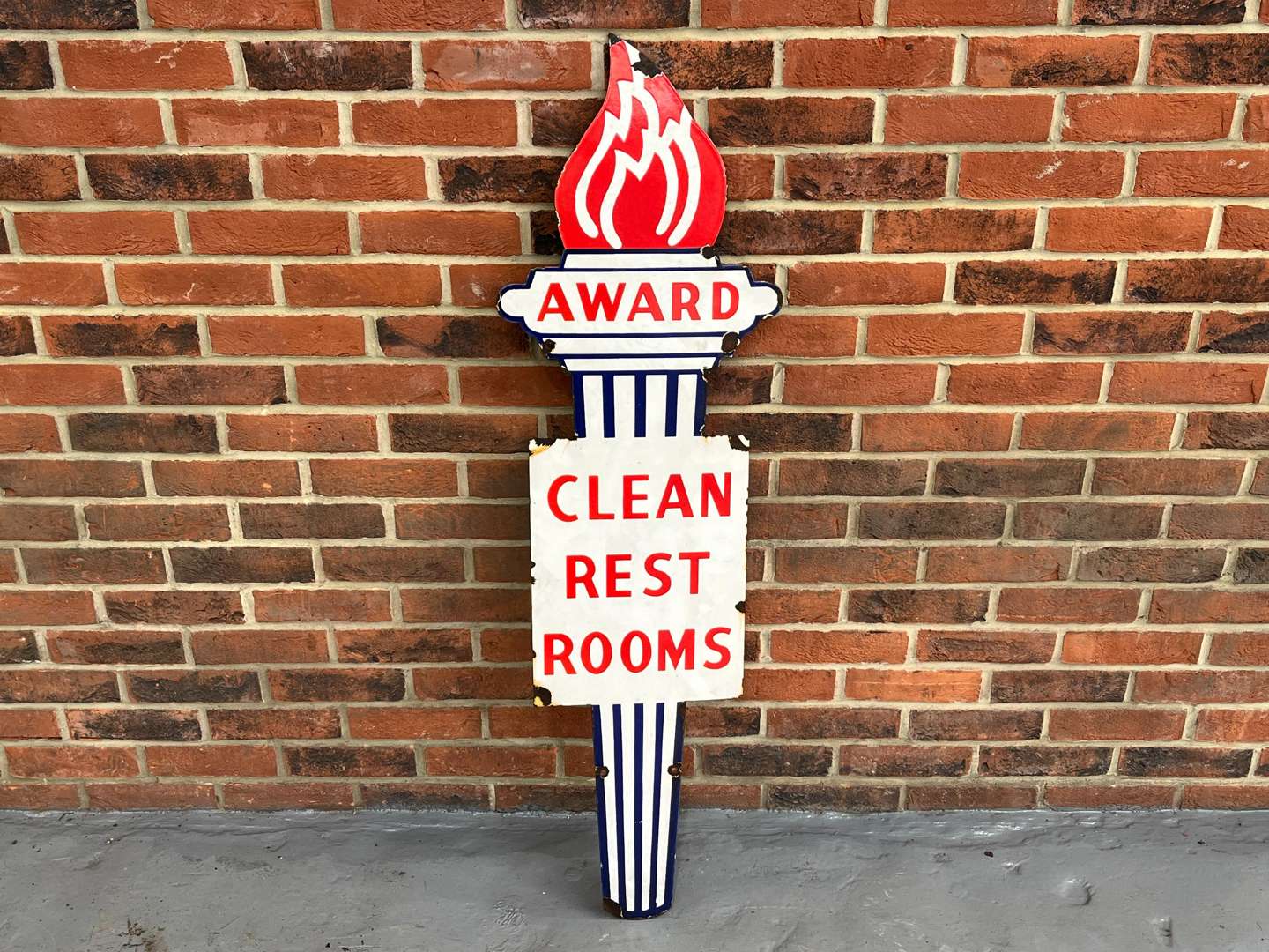 <p>Award “Clean Rest Rooms” Enamel Sign</p>