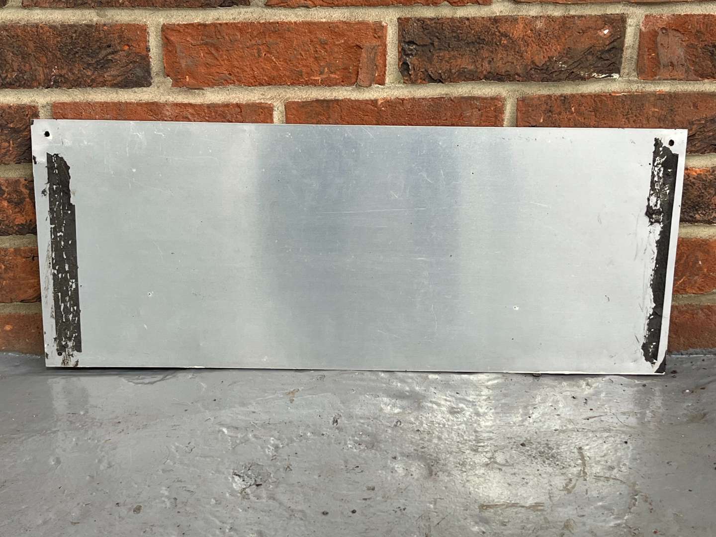 <p>Michelin Customer Waiting Area Aluminium Sign</p>