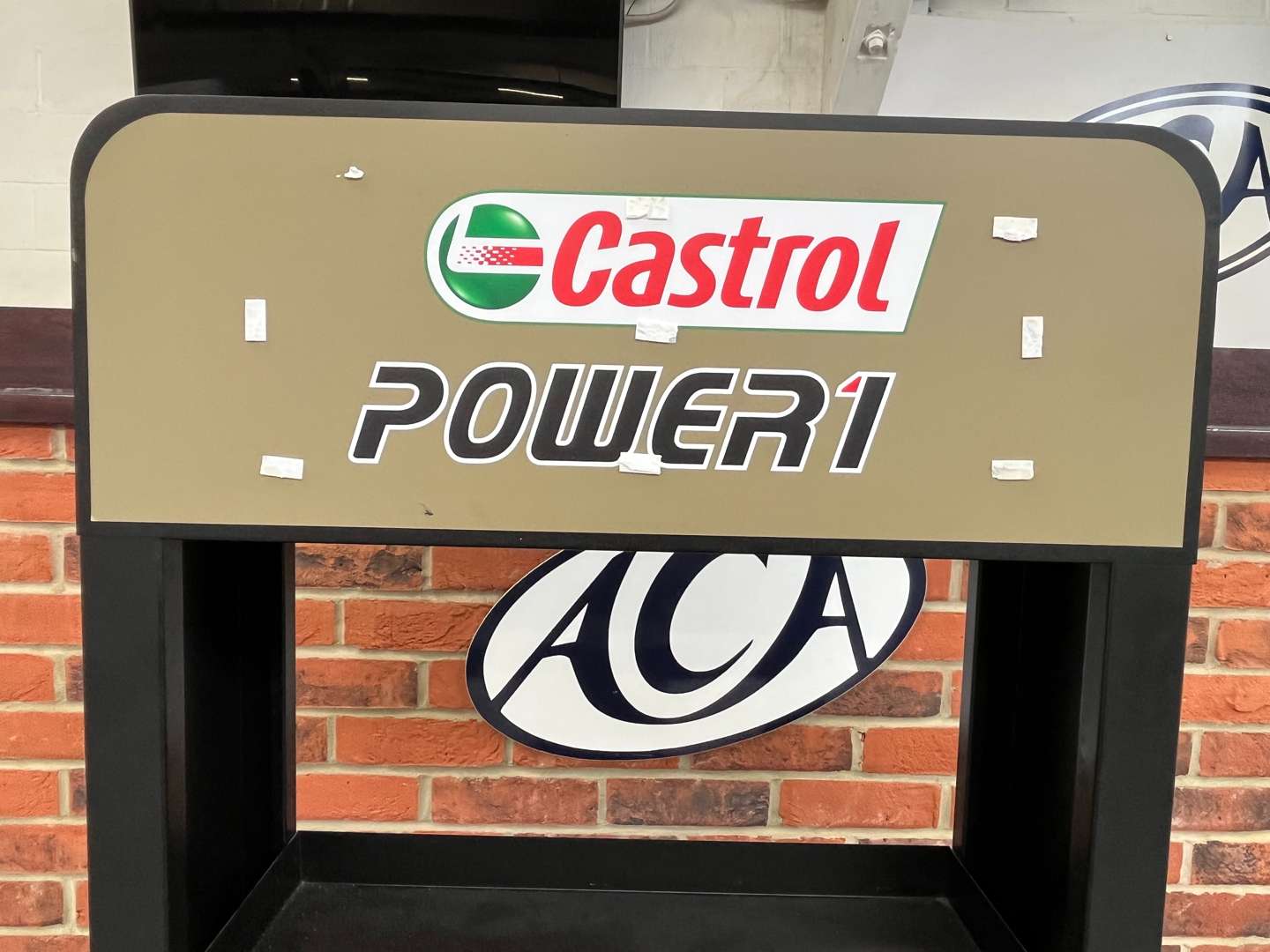<p>Castrol Power 1 Oil Display Stand&nbsp;</p>