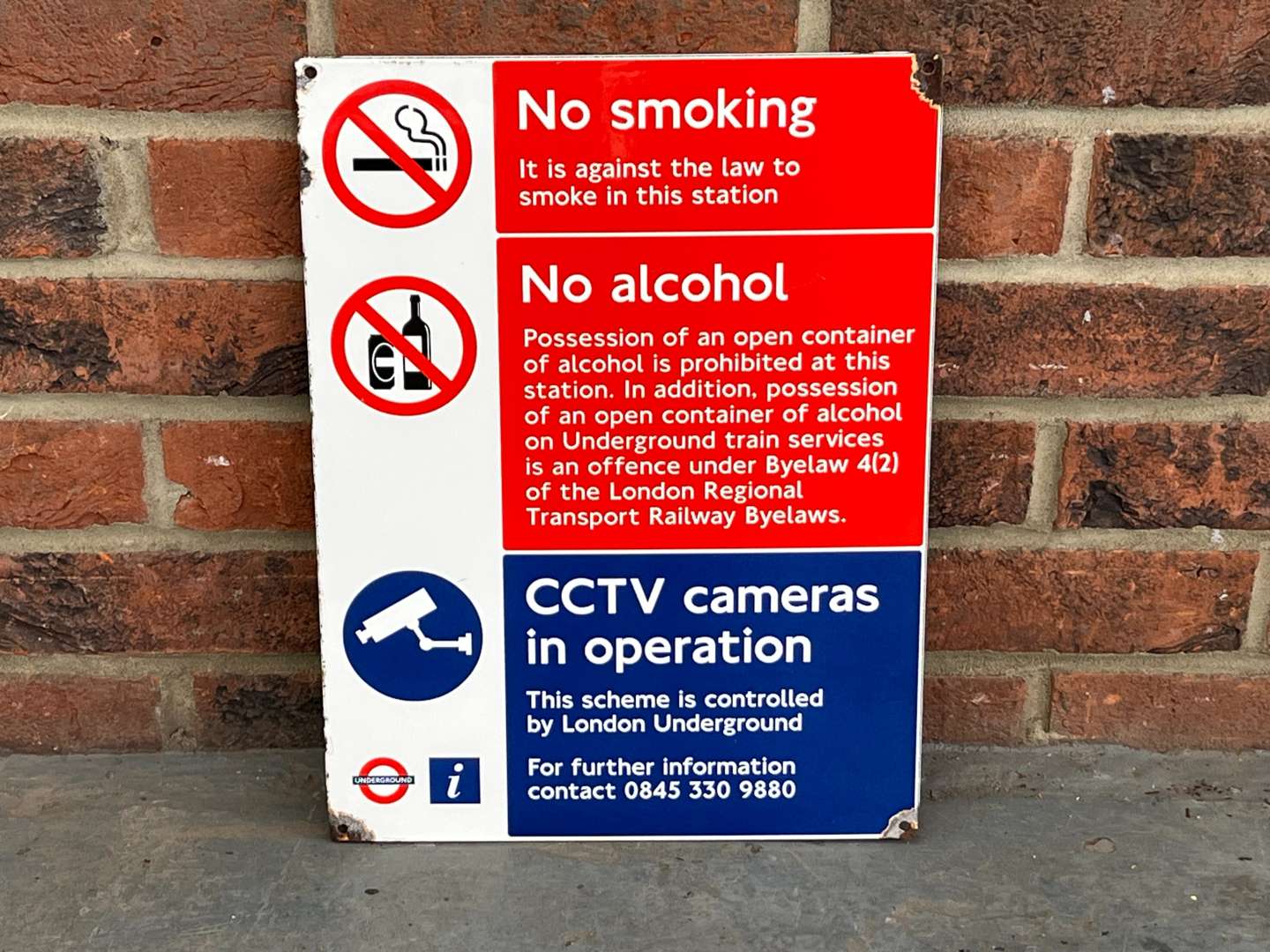 <p>London Underground Warning Enamel Sign&nbsp;</p>