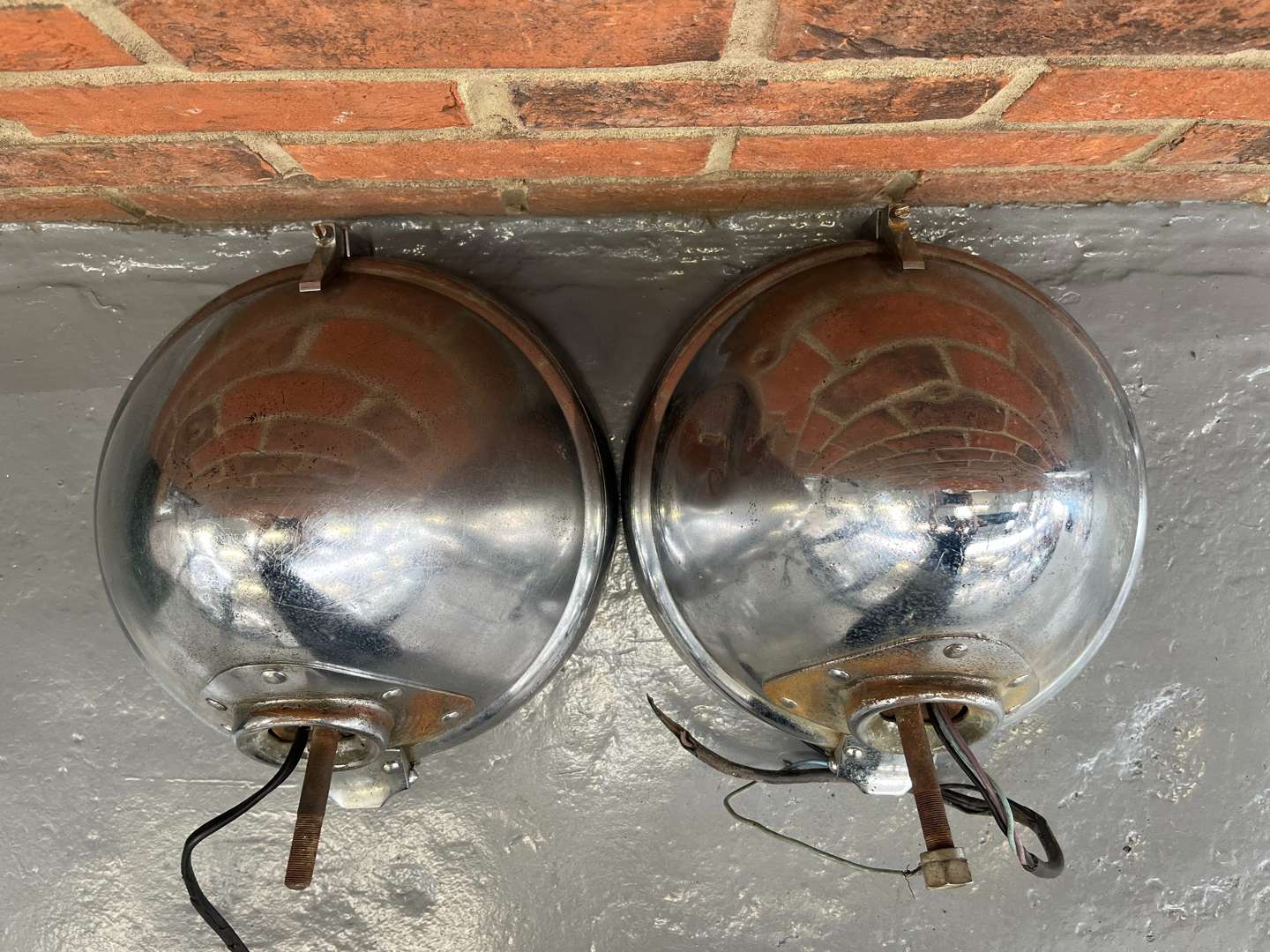 <p>Pair Lucas P100 Headlights&nbsp;</p>