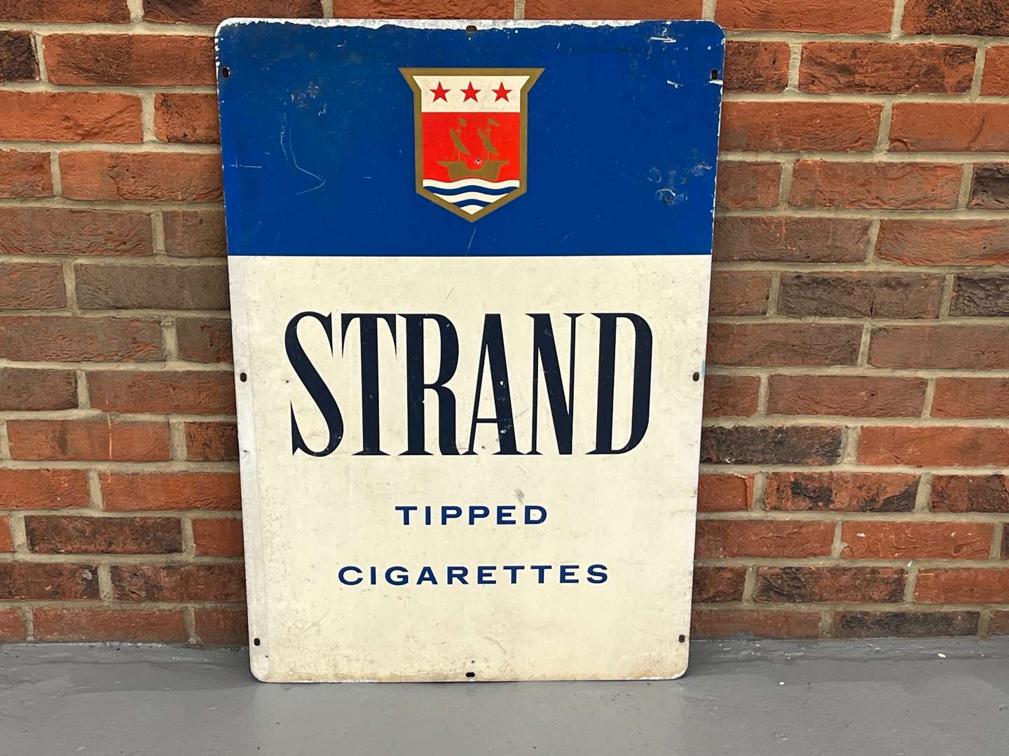 <p>Bristol Cigarettes Aluminum Sign&nbsp;</p>