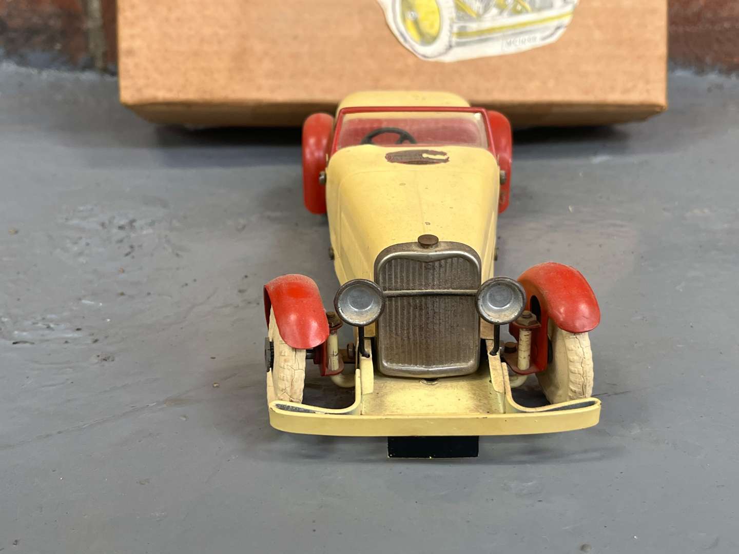 <p>Meccano Tin Plate Car</p>