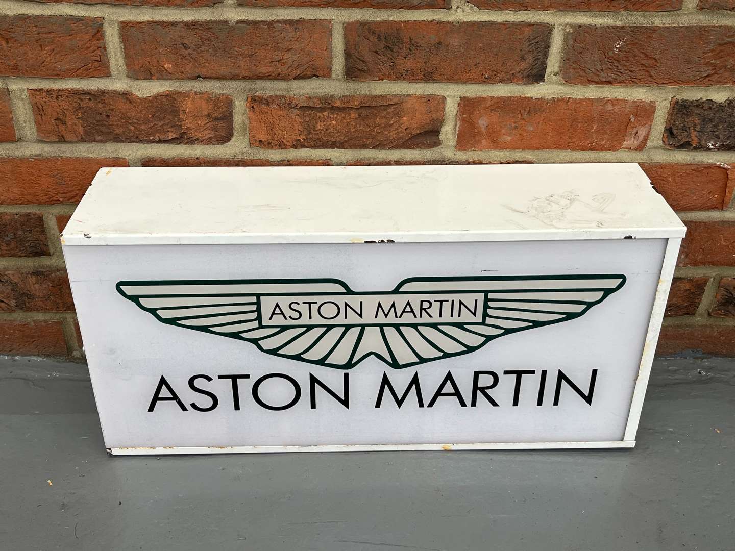 <p>Aston Martin Made Light Box</p>