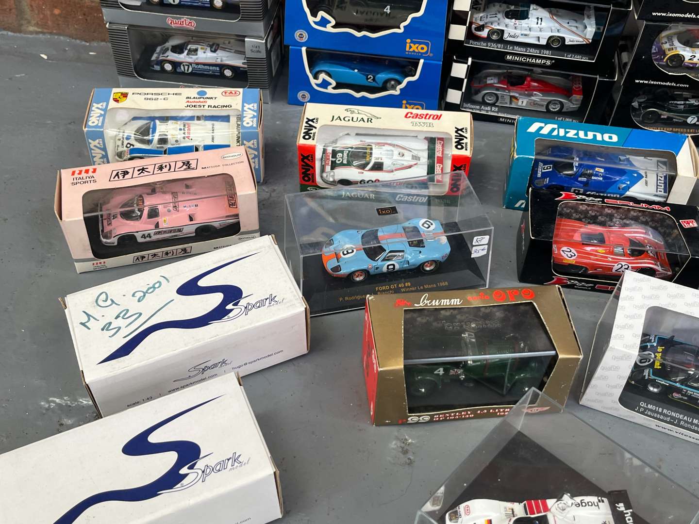 <p>Quantity of Boxed Die Cast Model Cars</p>