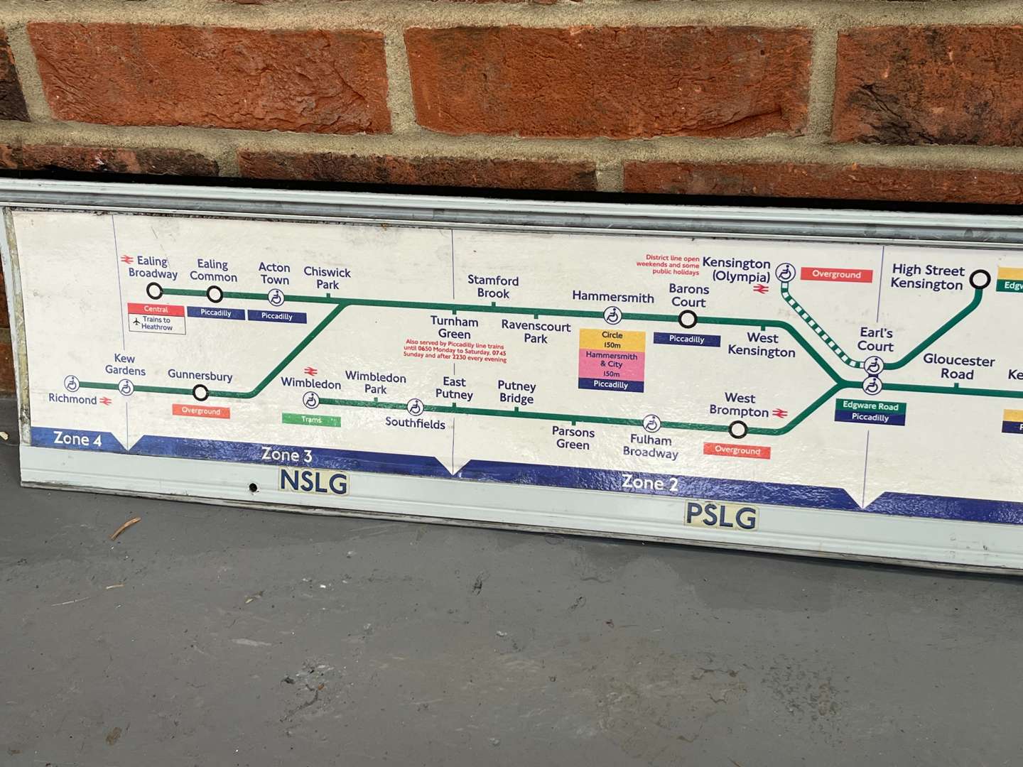 <p>District Line London Underground Map</p>