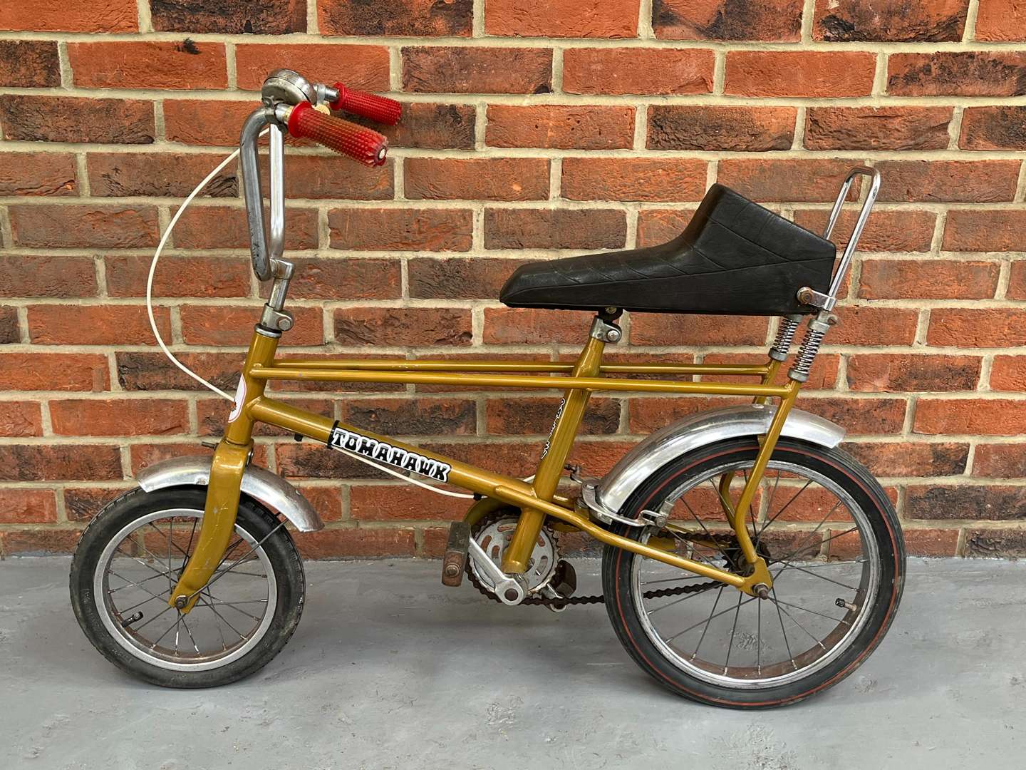 <p>Raleigh Tomahawk Childs Bicycle</p>