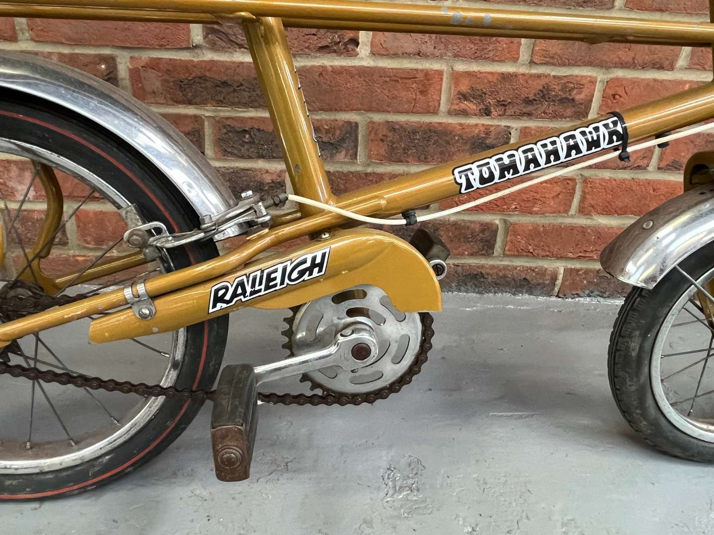 <p>Raleigh Tomahawk Childs Bicycle</p>
