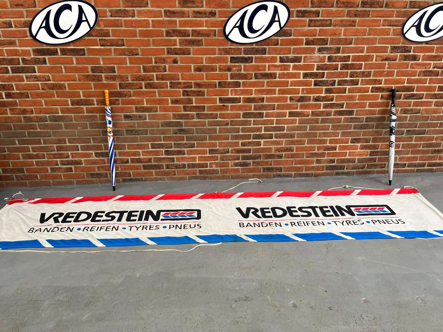 <p>Vredestein Tyres Banner and Two Umbrellas (3)&nbsp;</p>