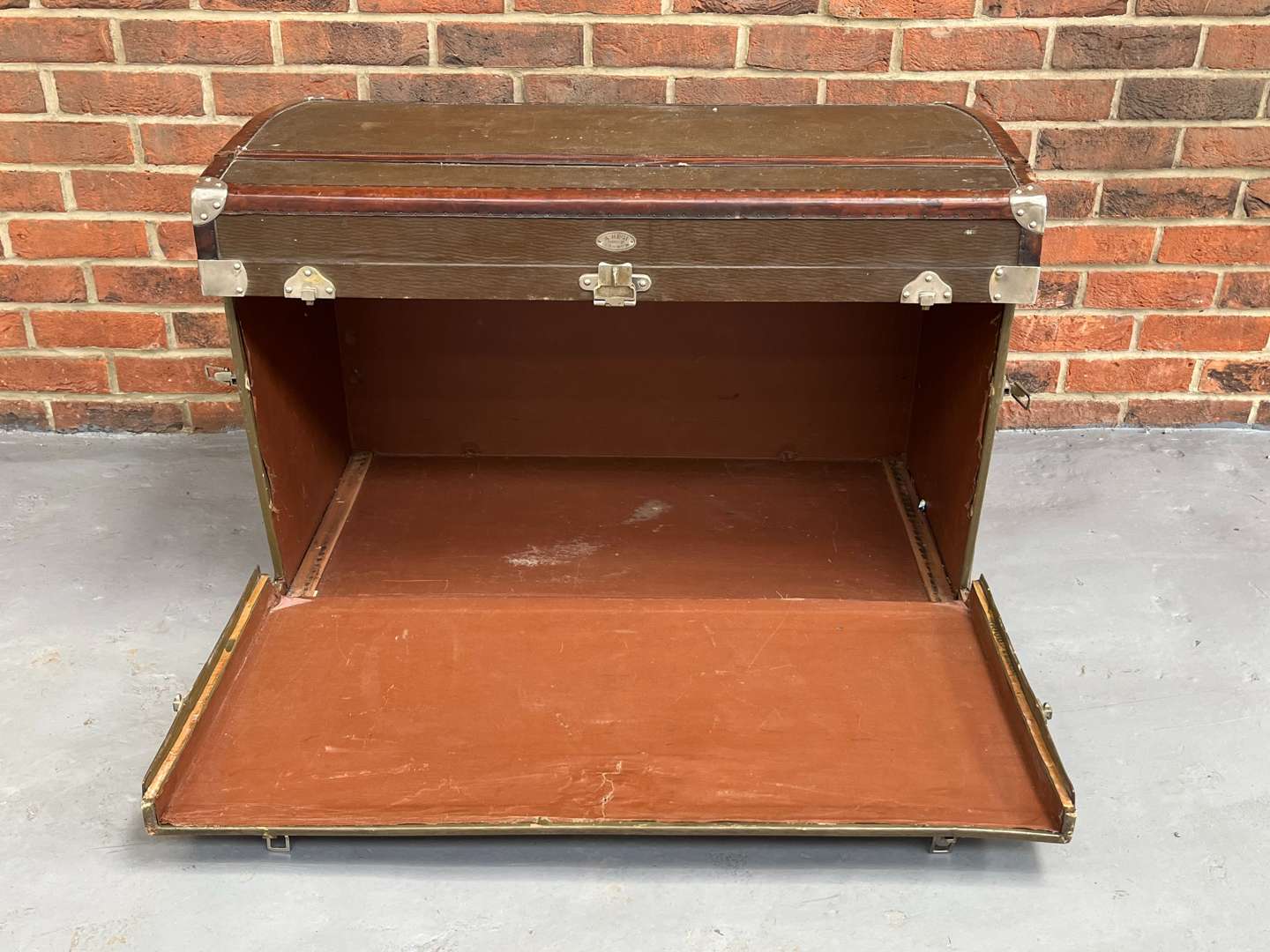 <p>Hegi Leather bound Travelling Trunk &nbsp;&nbsp;</p>