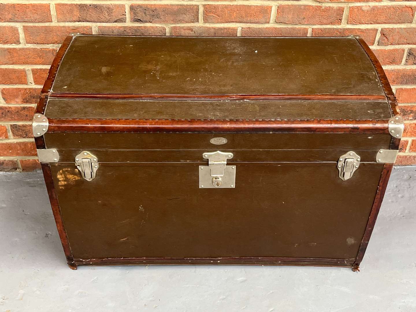<p>Hegi Leather bound Travelling Trunk &nbsp;&nbsp;</p>
