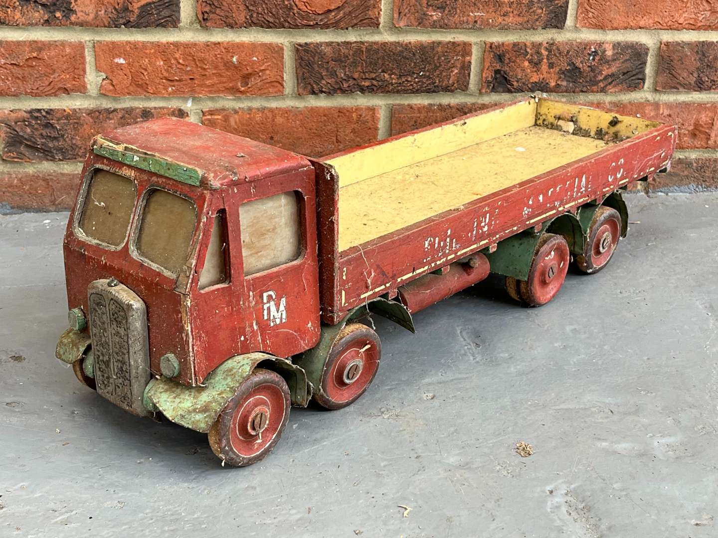 <p>Vintage Wooden Made Lorry</p>
