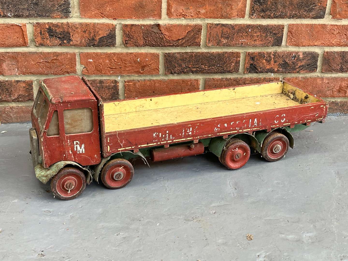 <p>Vintage Wooden Made Lorry</p>
