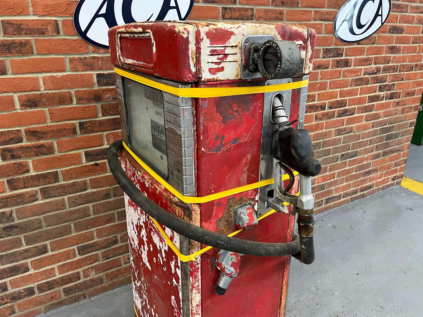 <p>Wayne Vintage Petrol Pump</p>