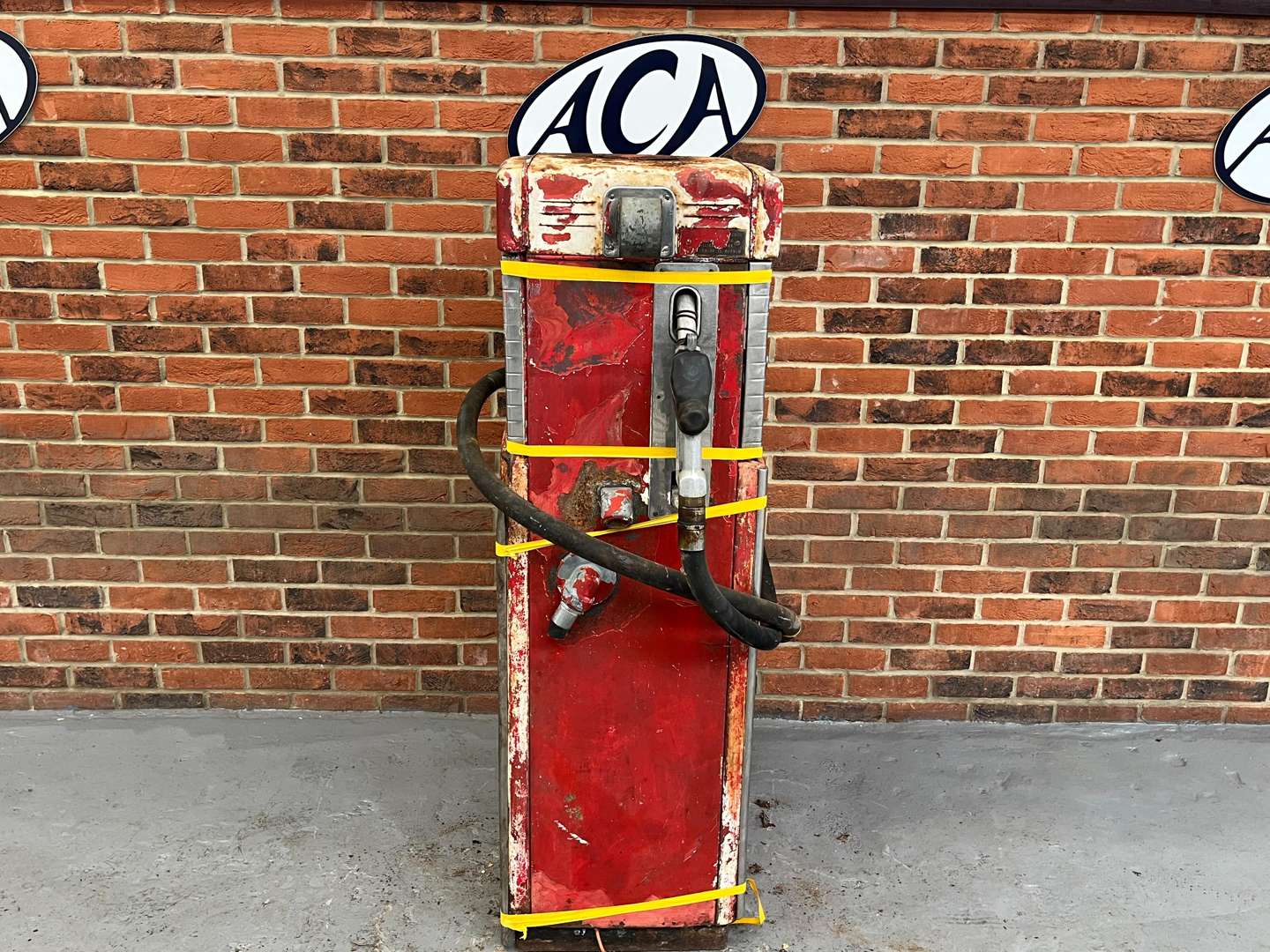 <p>Wayne Vintage Petrol Pump</p>
