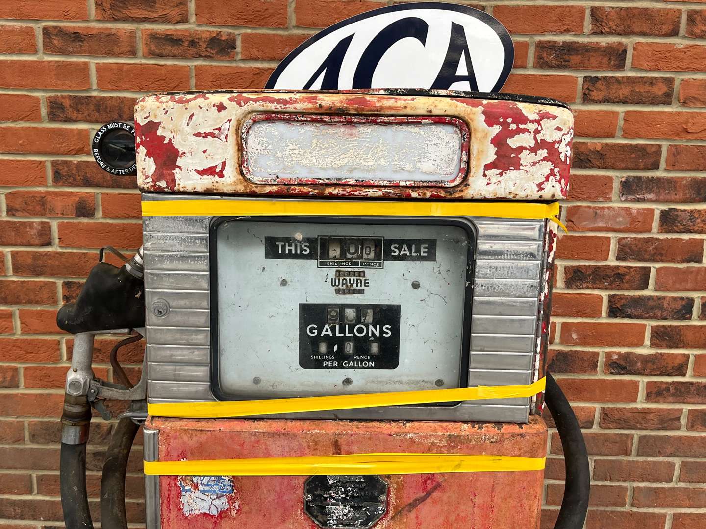 <p>Wayne Vintage Petrol Pump</p>