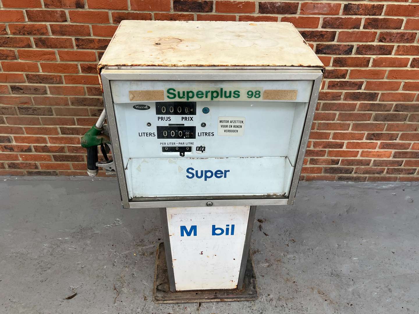 <p>Circa 1970's Wayne Petrol Pump&nbsp;</p>
