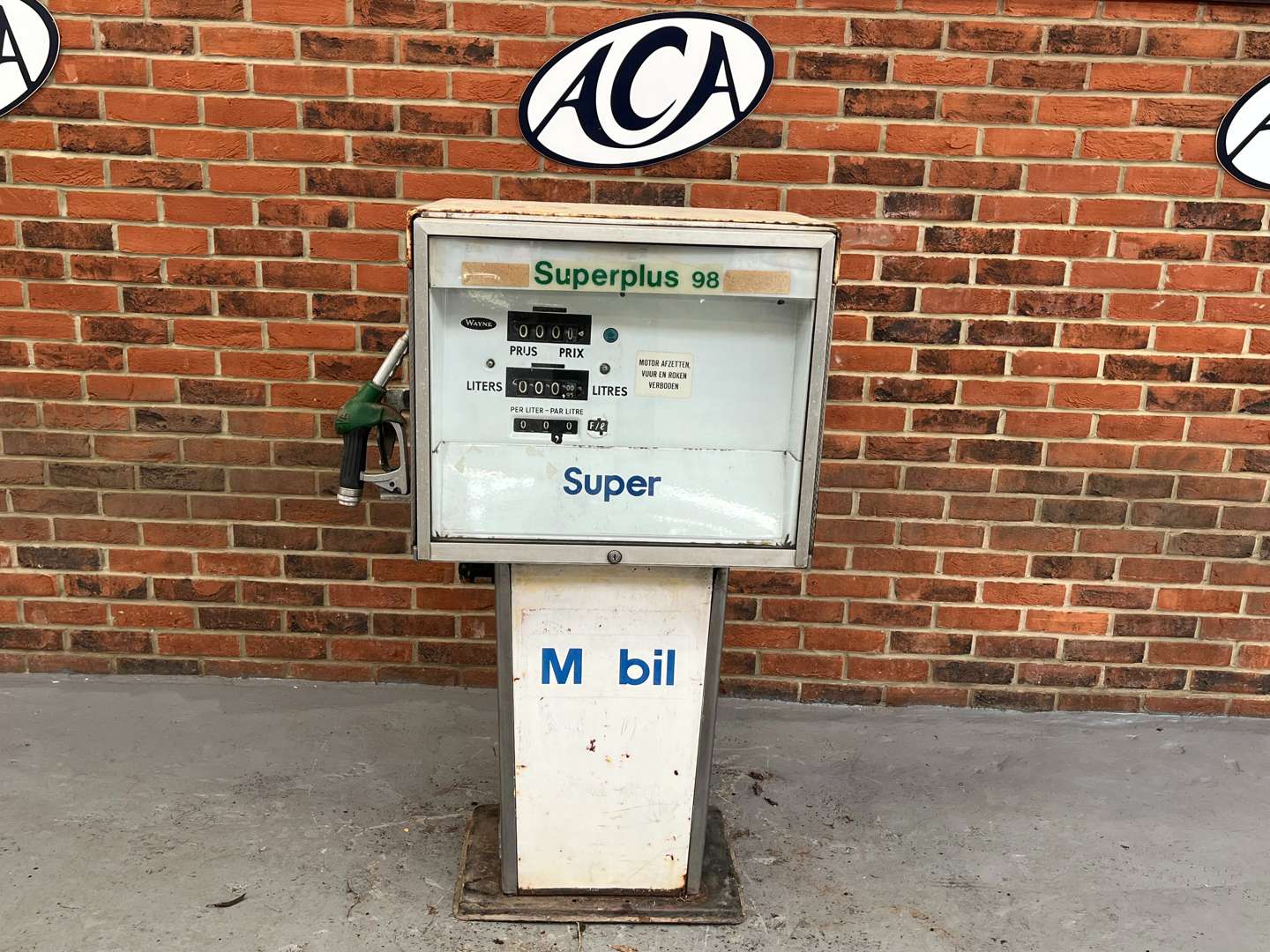 <p>Circa 1970's Wayne Petrol Pump&nbsp;</p>