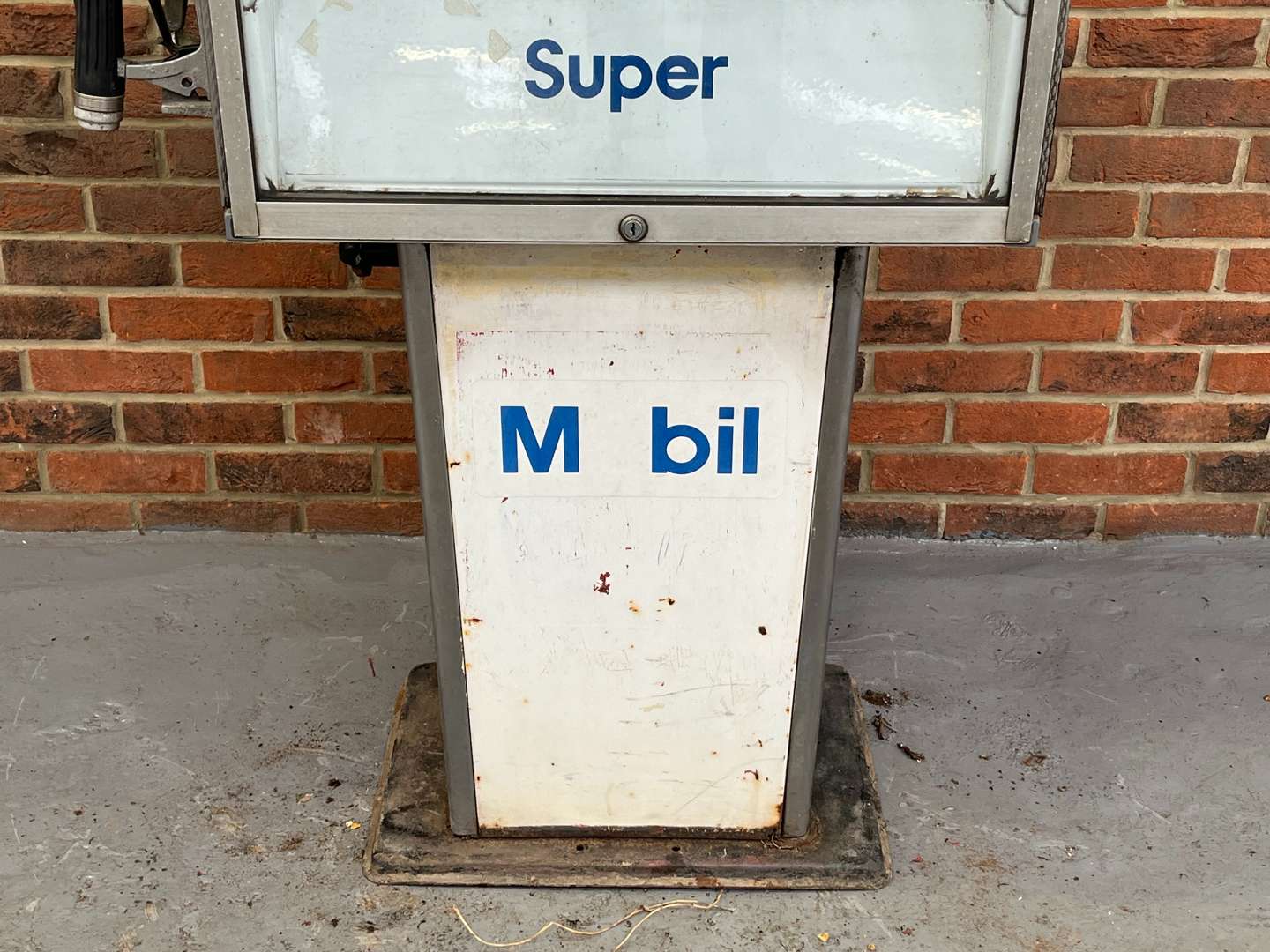 <p>Circa 1970's Wayne Petrol Pump&nbsp;</p>