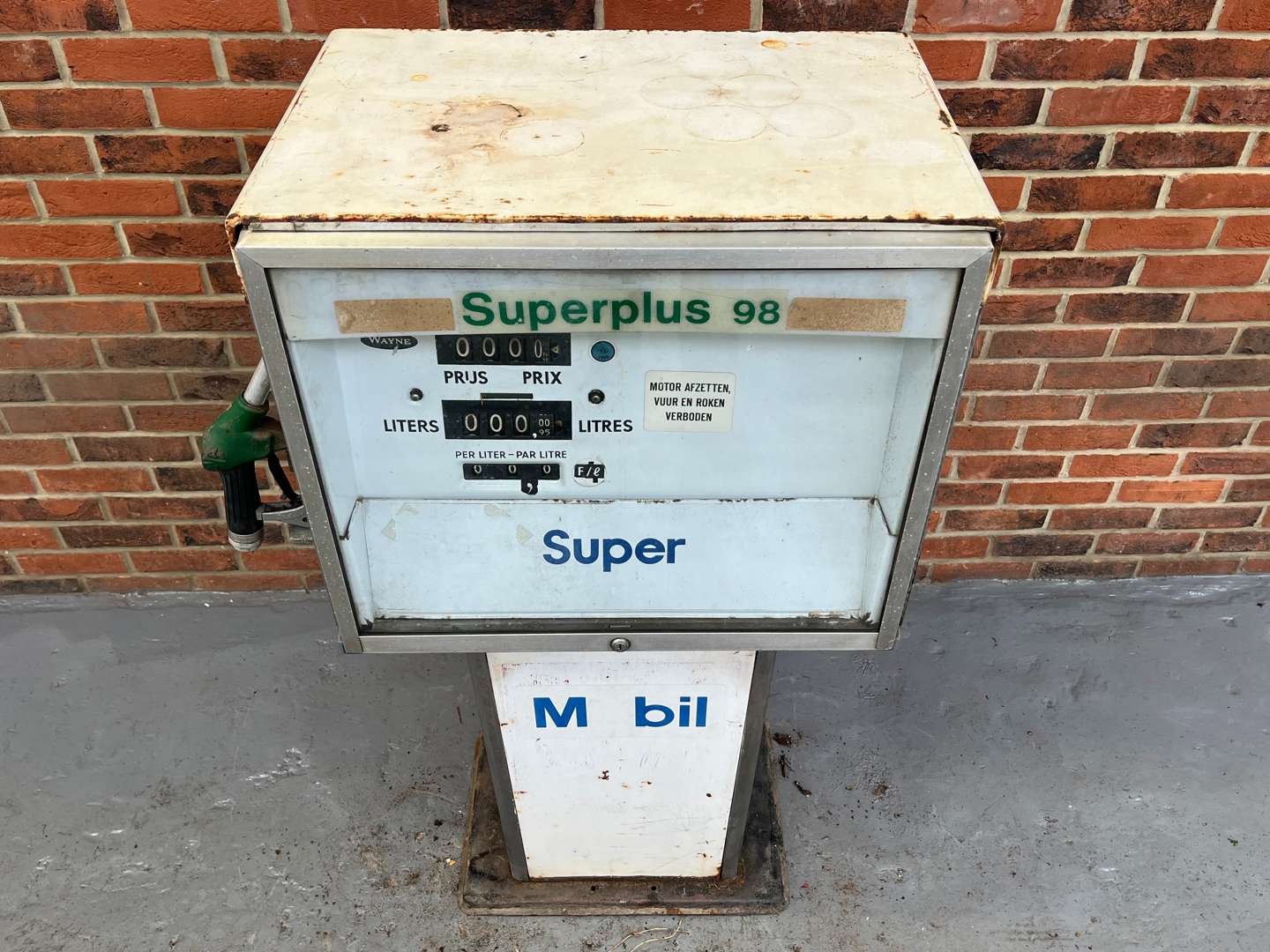 <p>Circa 1970's Wayne Petrol Pump&nbsp;</p>
