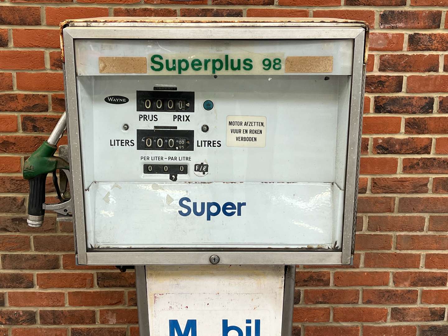 <p>Circa 1970's Wayne Petrol Pump&nbsp;</p>