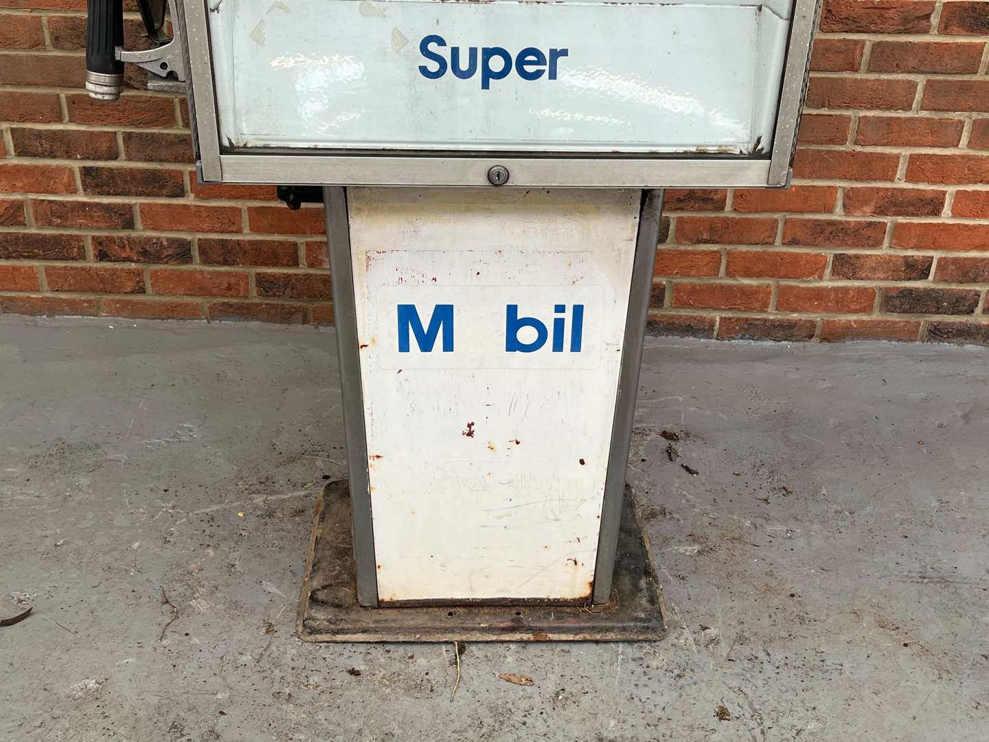 <p>Circa 1970's Wayne Petrol Pump&nbsp;</p>