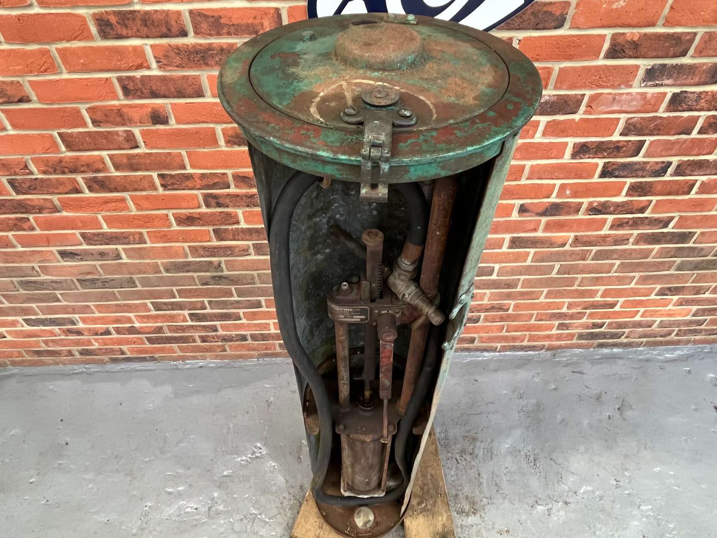 <p>Godwin Vintage Cylinder Petrol Pump&nbsp;</p>