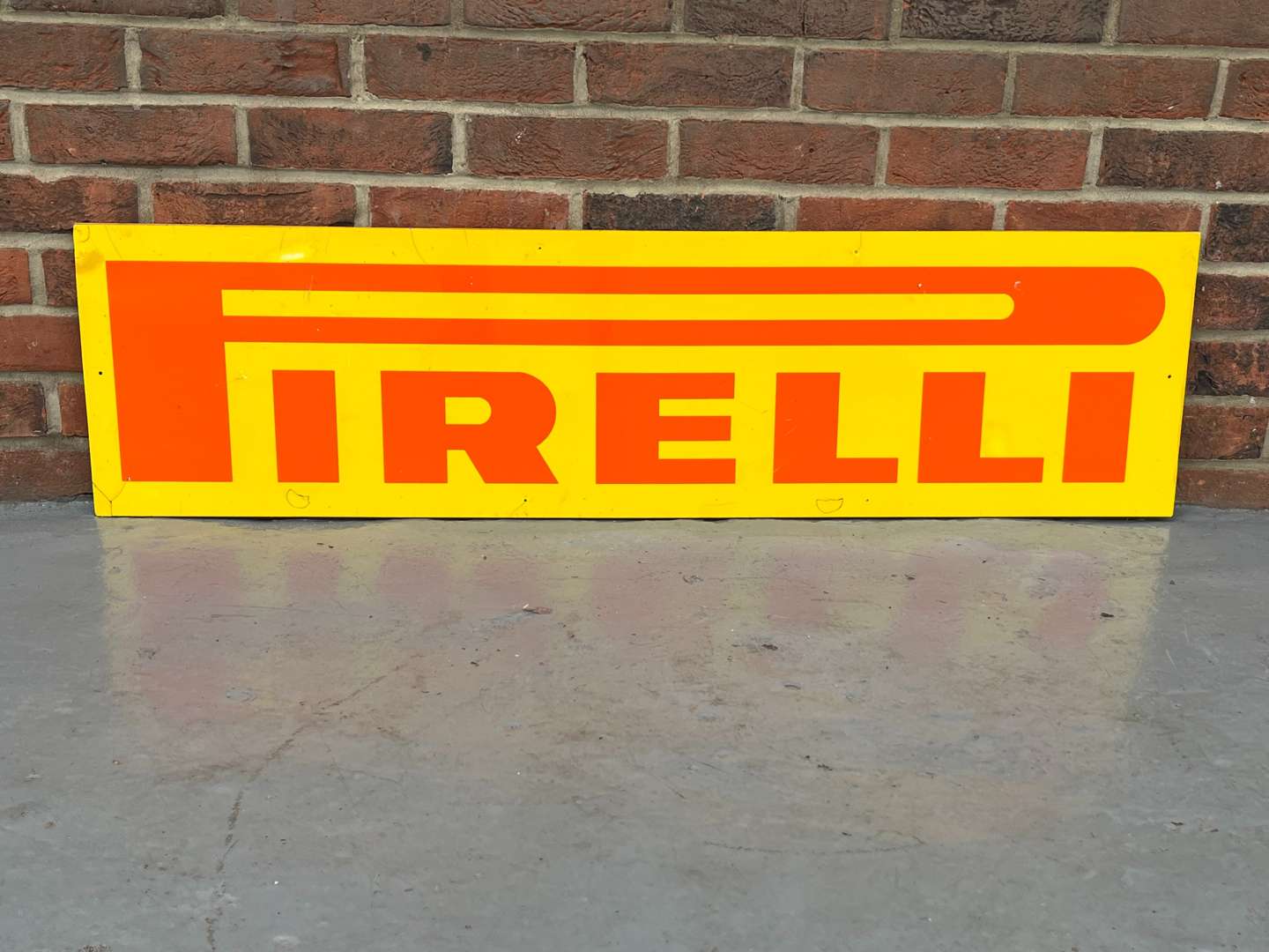 <p>Pirelli Plastic Sign&nbsp;</p>