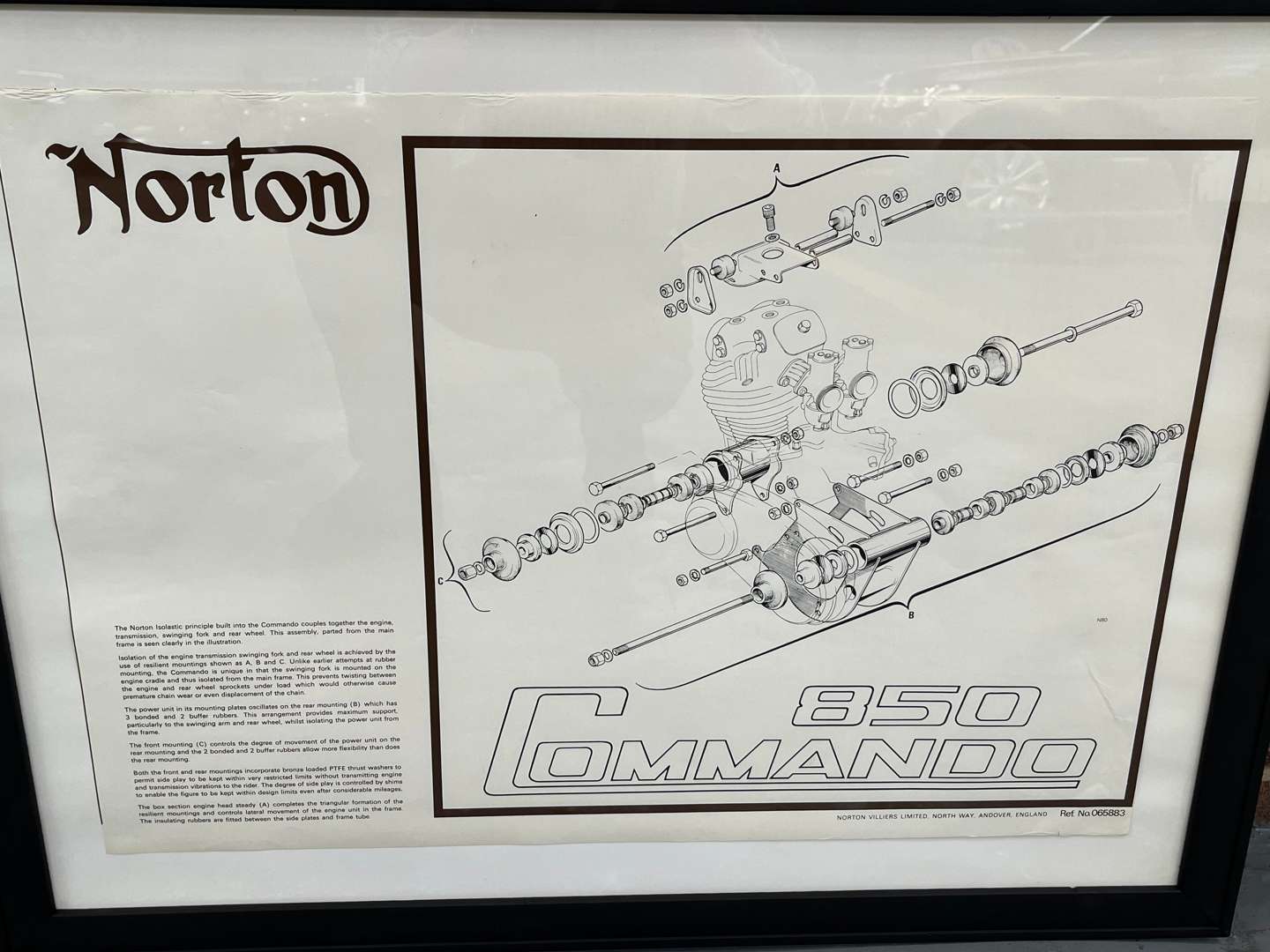 <p>Norton Commando 850 Engine Transmission Framed Poster&nbsp;</p>