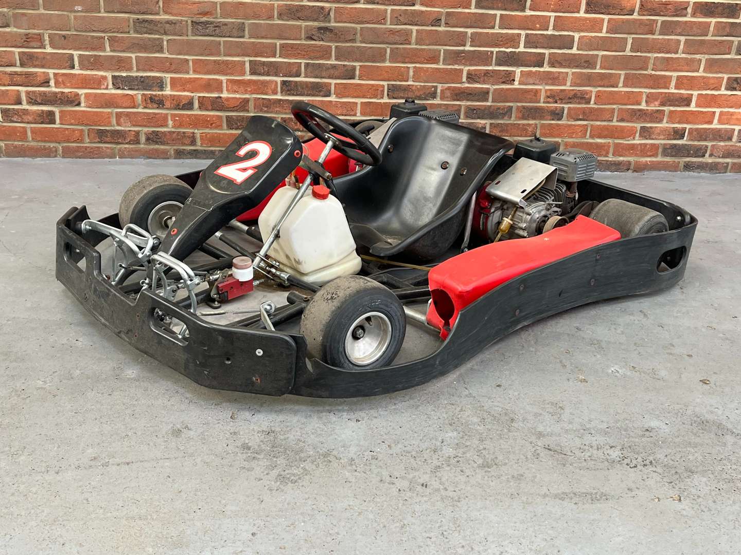 <p>Honda Twin Engine 4-Stroke Go-Kart</p>