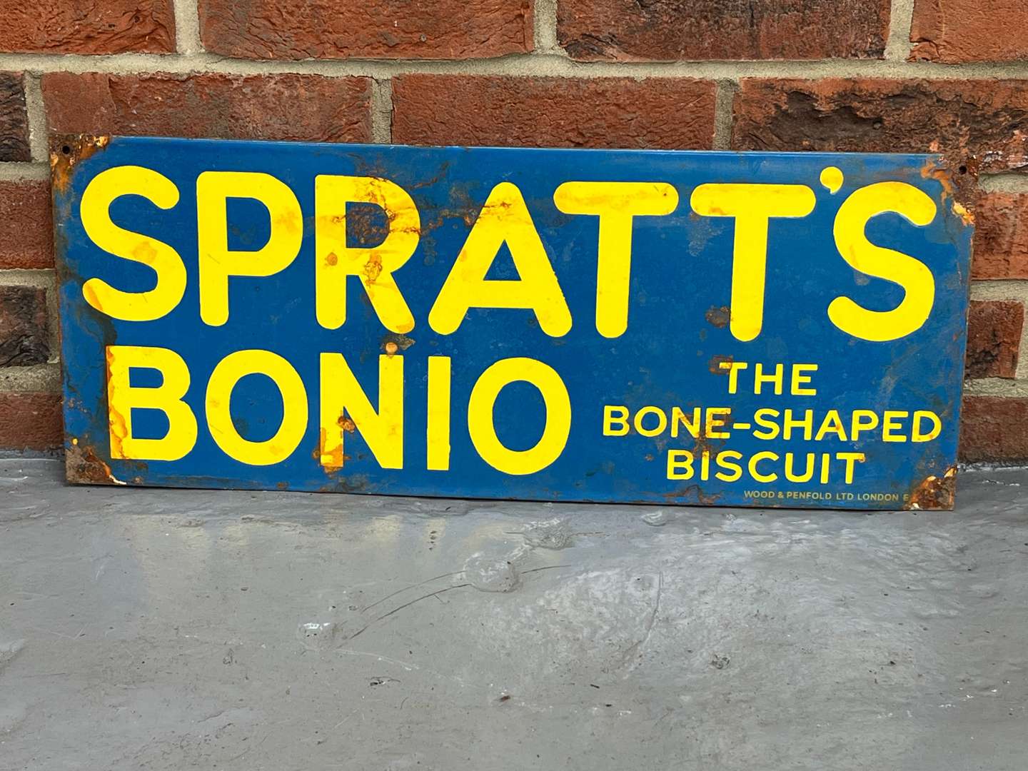 <p>Spratts Bonio Enamel Sign</p>