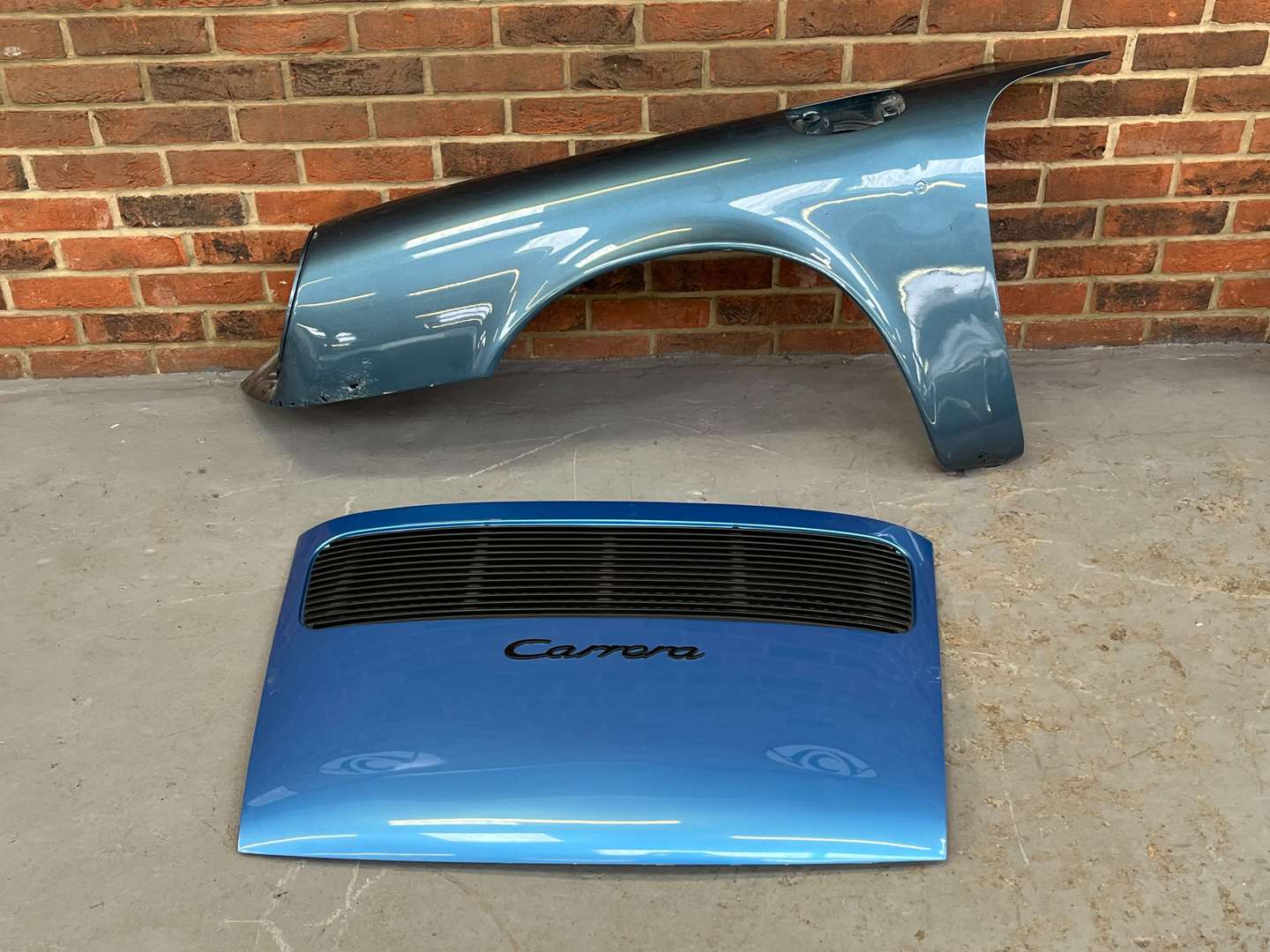 <p>Porsche Carrera Wing and Engine Lid</p>