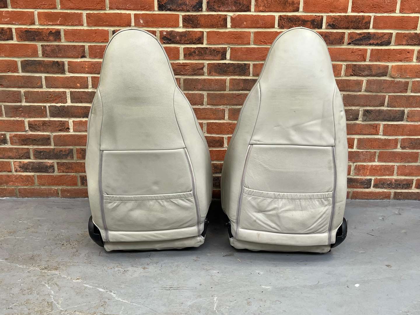 <p>Pair of Trilogy Leather Front Seats For Mazda MX5</p>
