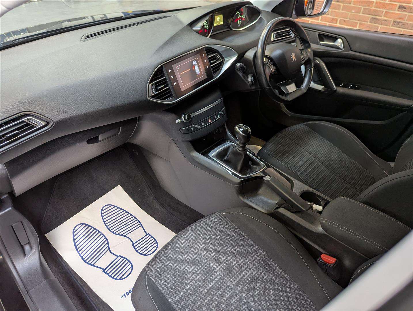 <p>2020 PEUGEOT 308 ACTIVE SW BLUEHDI S/S</p>
