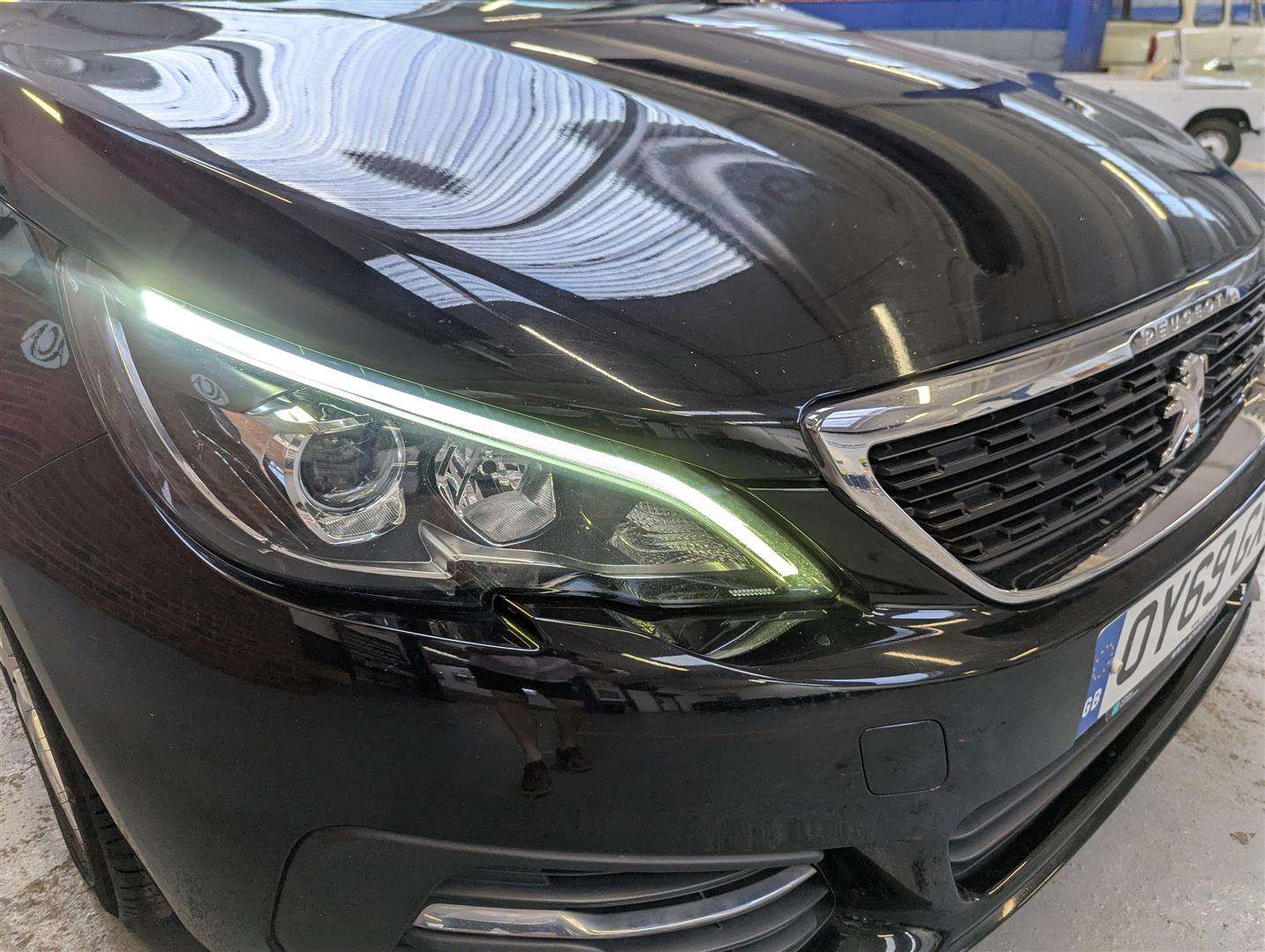 <p>2020 PEUGEOT 308 ACTIVE SW BLUEHDI S/S</p>