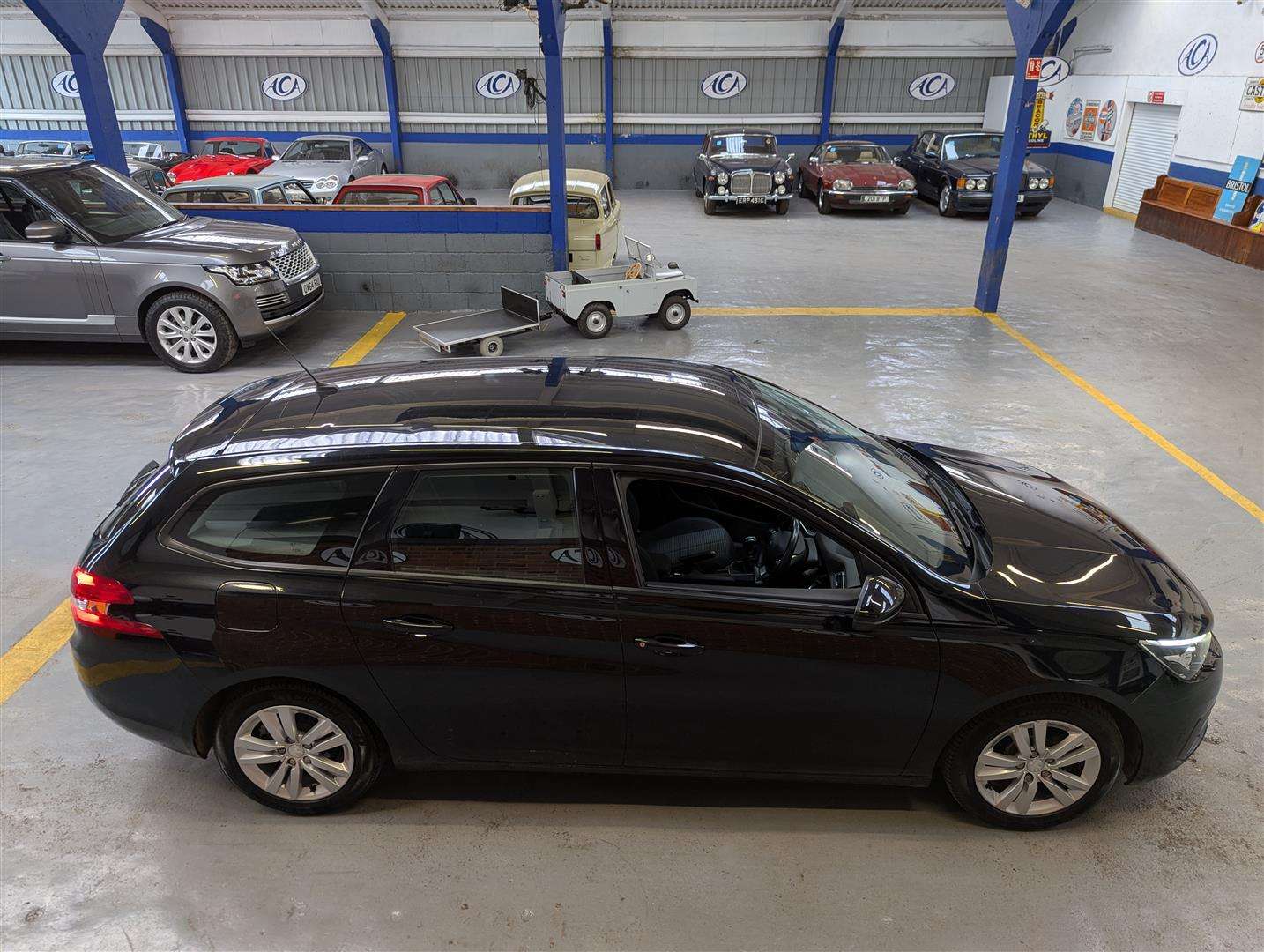 <p>2020 PEUGEOT 308 ACTIVE SW BLUEHDI S/S</p>